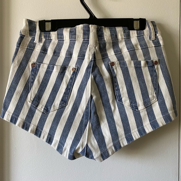 Cute blue and white strip booty shorts - Picture 2 of 2